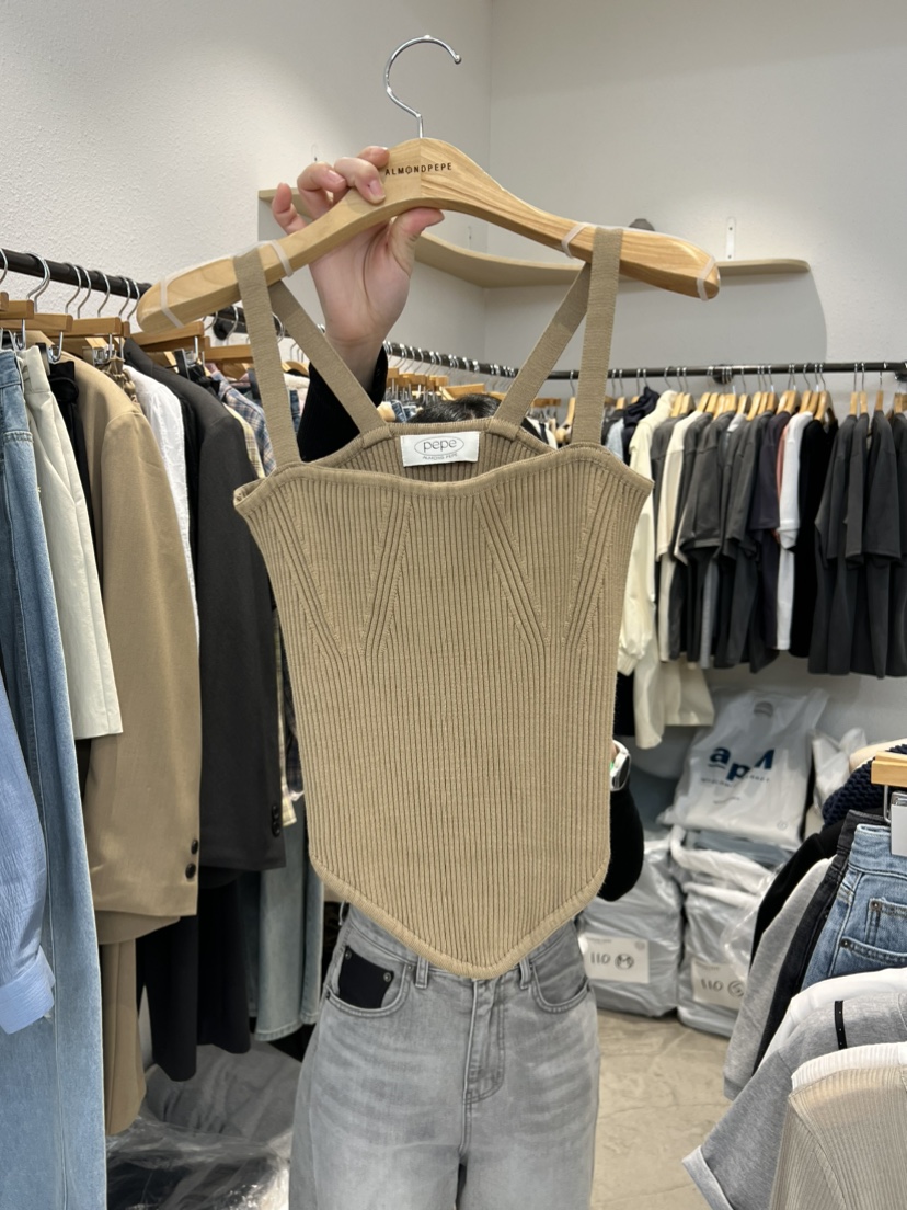 ALMOND PEPE韓國直郵東大門代購女裝新品職業人氣吊帶背心ALMOND PEPE吊帶/背心圖色2