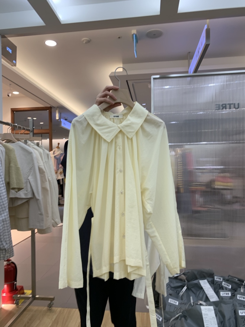 UTRE韓國直郵東大門實拍女裝新品推薦真品職業休閑襯衫蕾絲衫UTRE襯衫/蕾絲衫圖色2