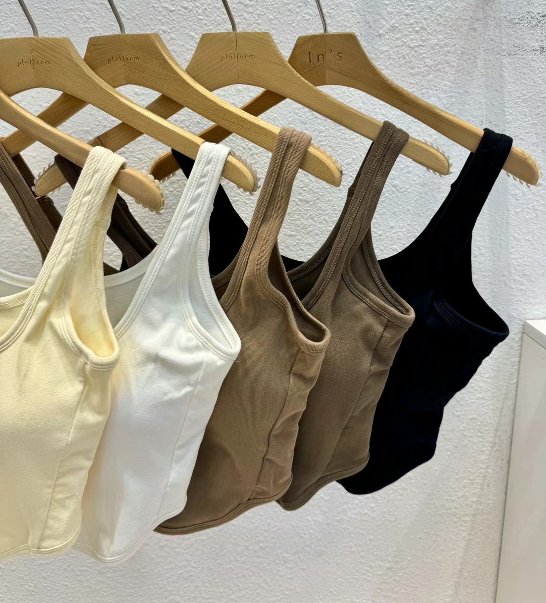 OUT FIT韓國直郵女裝新品熱賣時尚休閑人氣24春夏吊帶背心WEEKLY吊帶/背心