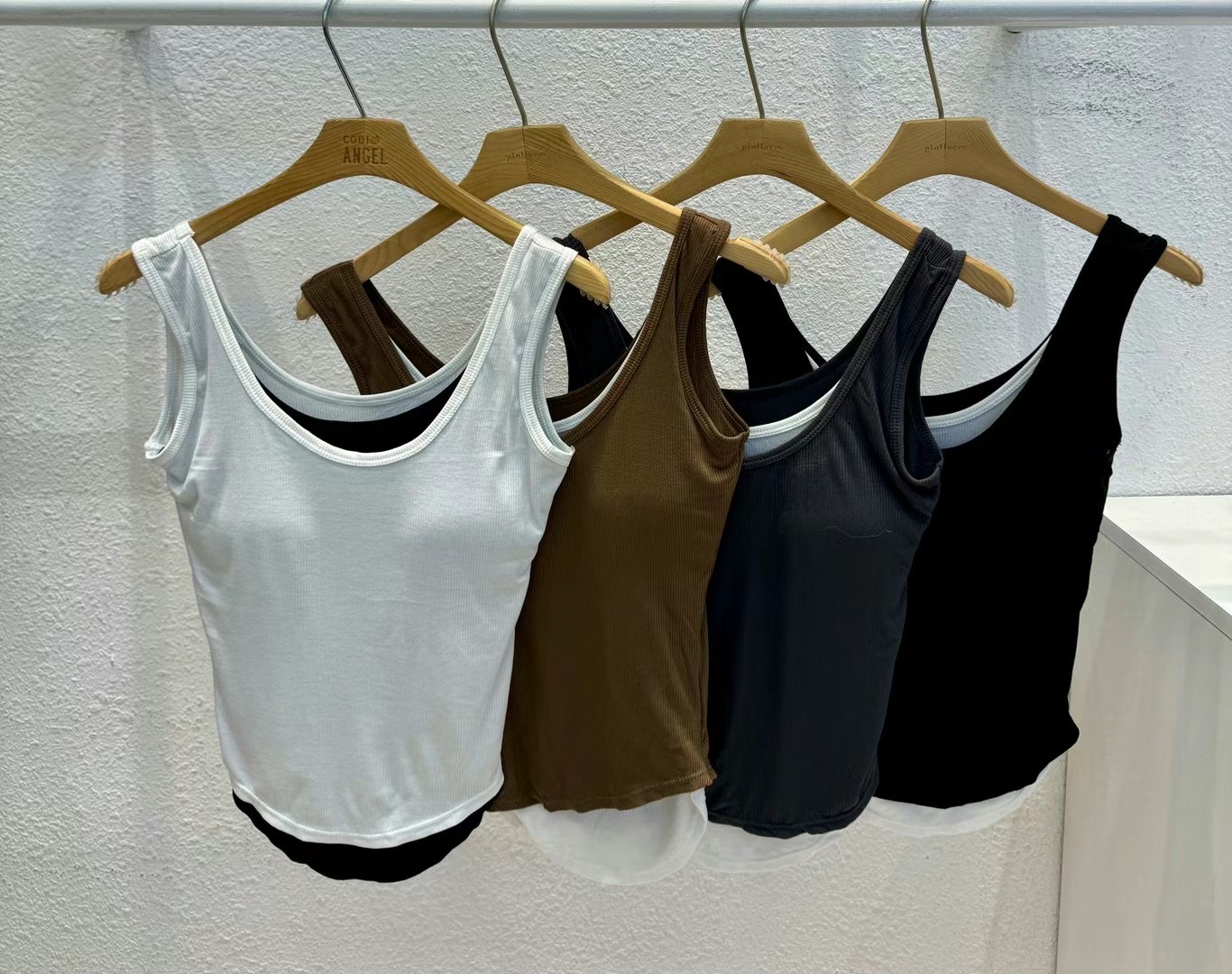 OUT FIT韓國直郵東大門實拍女裝新品熱賣推薦人氣吊帶背心WEEKLY吊帶/背心