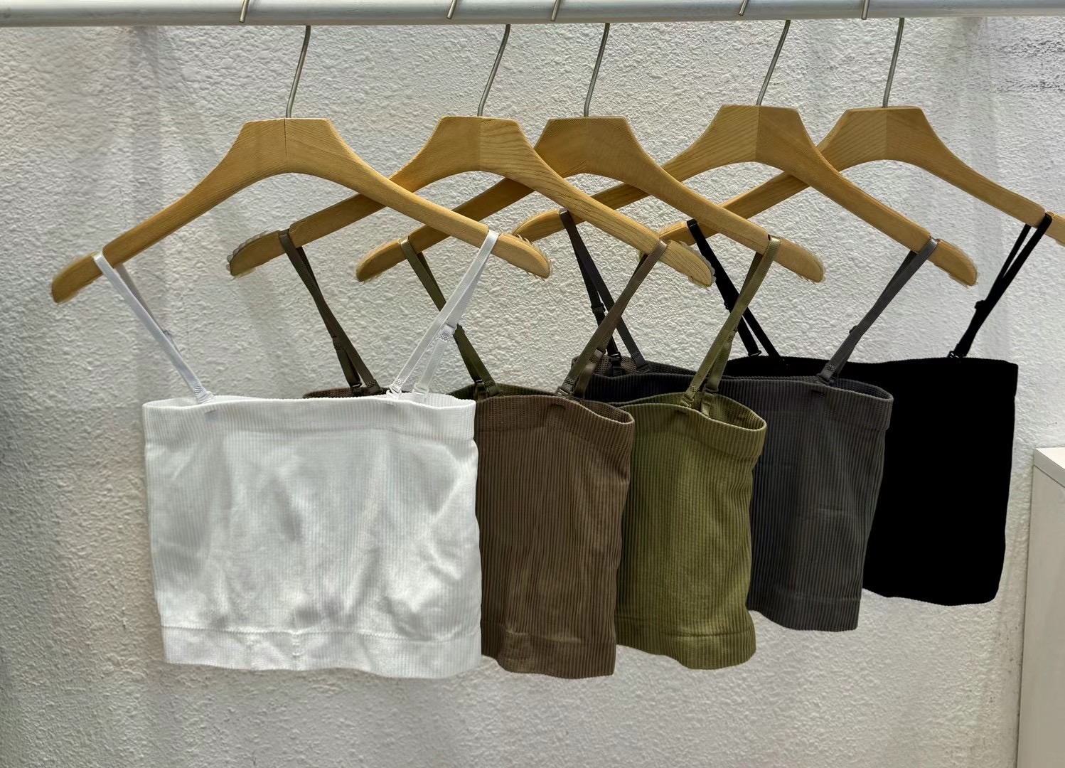 OUT FIT韓國直郵東大門代購女裝新款24春夏熱賣吊帶背心WEEKLY吊帶/背心