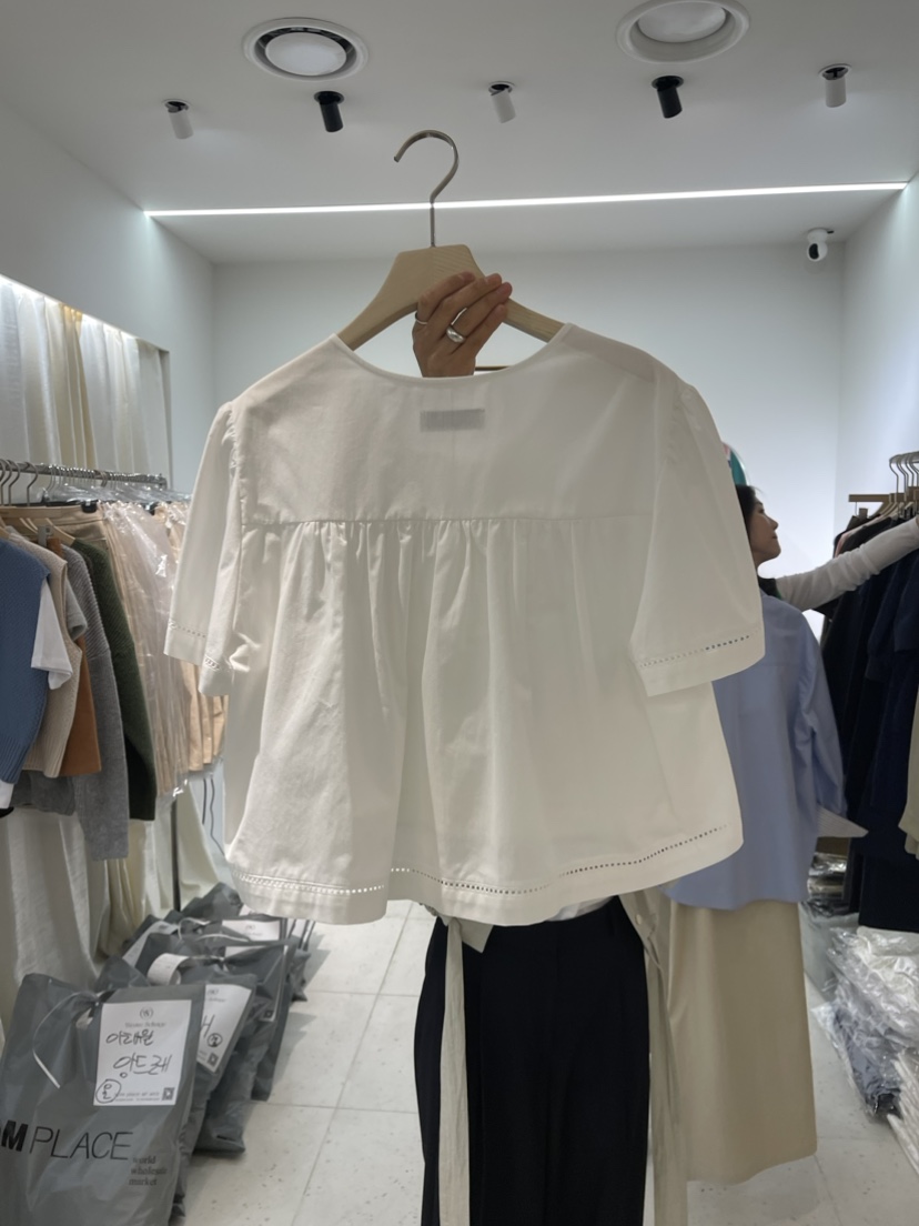 WEAUE SELVAGE韓國直郵東大門代購女裝新品熱賣襯衫蕾絲衫WEAUE SELVAGE襯衫/蕾絲衫