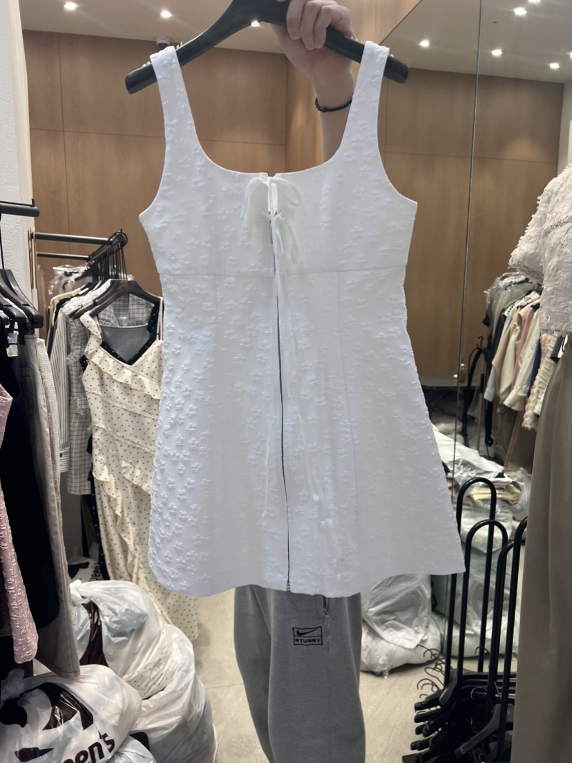 TRIPLE SEVEN韓國直郵女裝新款真品24春夏職業人氣連衣裙TRIPLE SEVEN連衣裙圖色1
