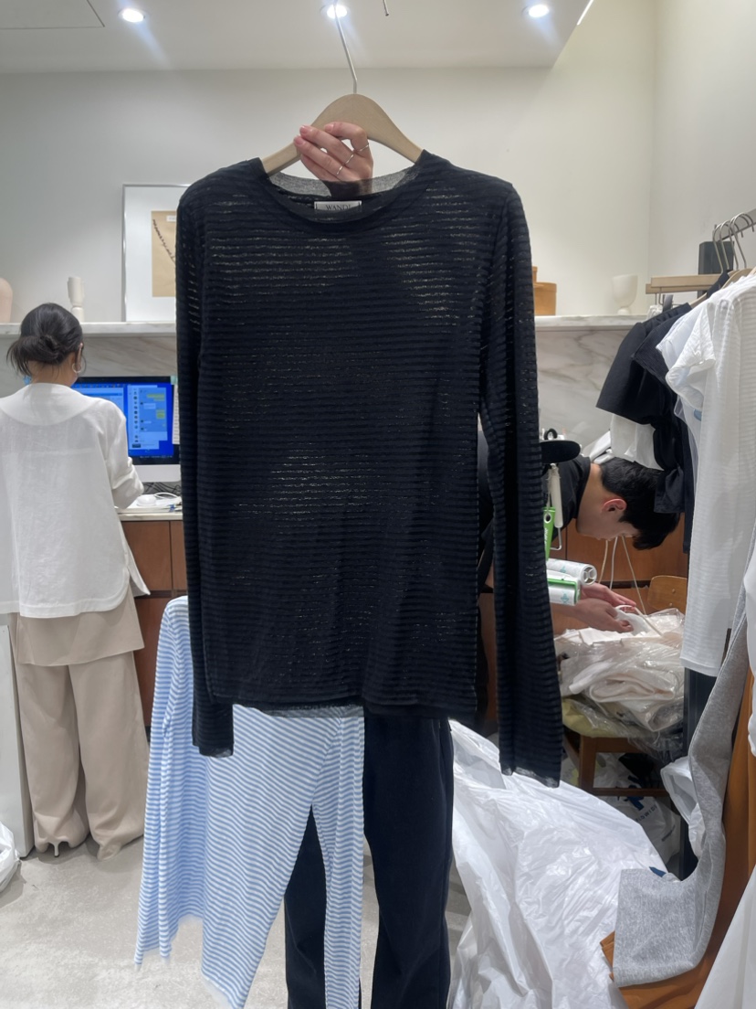 W AND J韓國直郵東大門實拍女裝新品真品24春夏長袖T恤W AND J長袖T恤圖色3