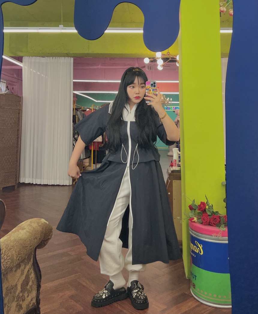 UTH韓國直郵東大門實拍女裝新款24春夏時尚職業連衣裙打折J&C/J.BLANC連衣裙