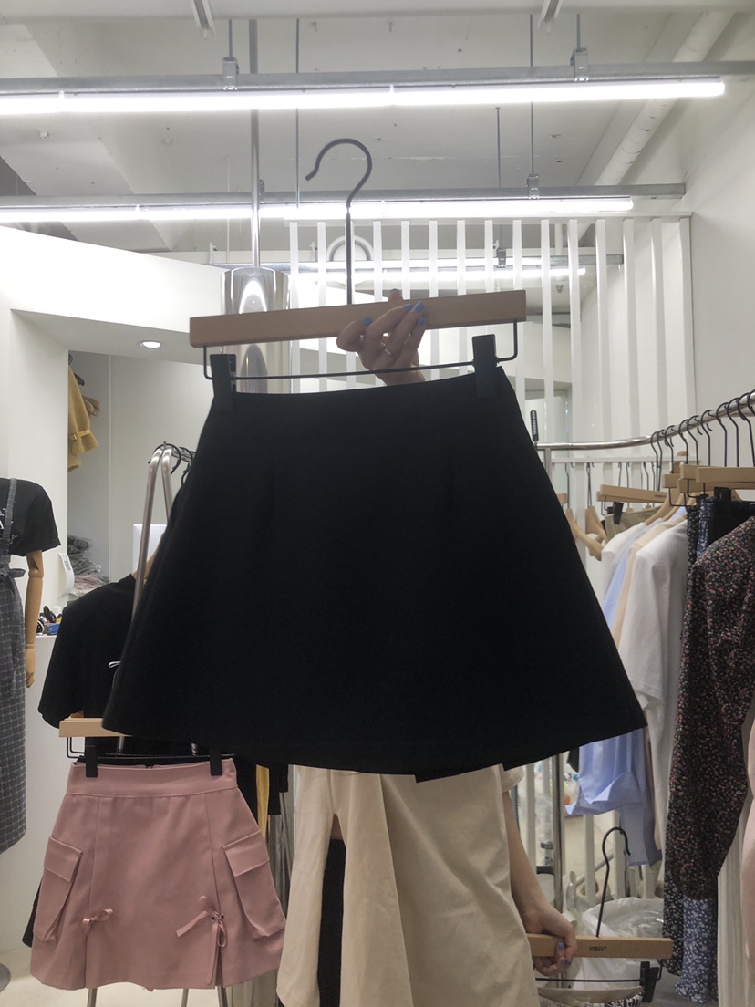 VENEFIT韓國直郵女裝新品推薦真品熱賣人氣時尚職業24春夏短裙VENEFIT/JENNIE短裙