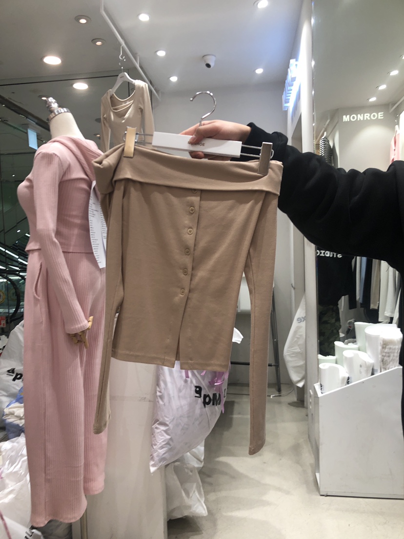 MONROE韓國直郵東大門實拍女裝新品推薦人氣24春夏長袖T恤KONI長袖T恤圖色2
