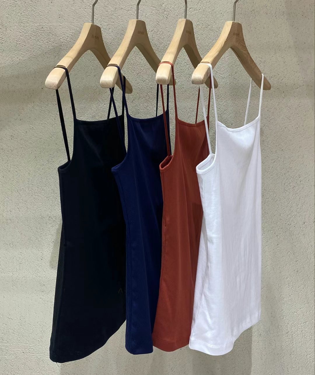 ALAMODE韓國直郵東大門實拍女裝新款推薦24春夏職業吊帶背心ALAMODE吊帶/背心