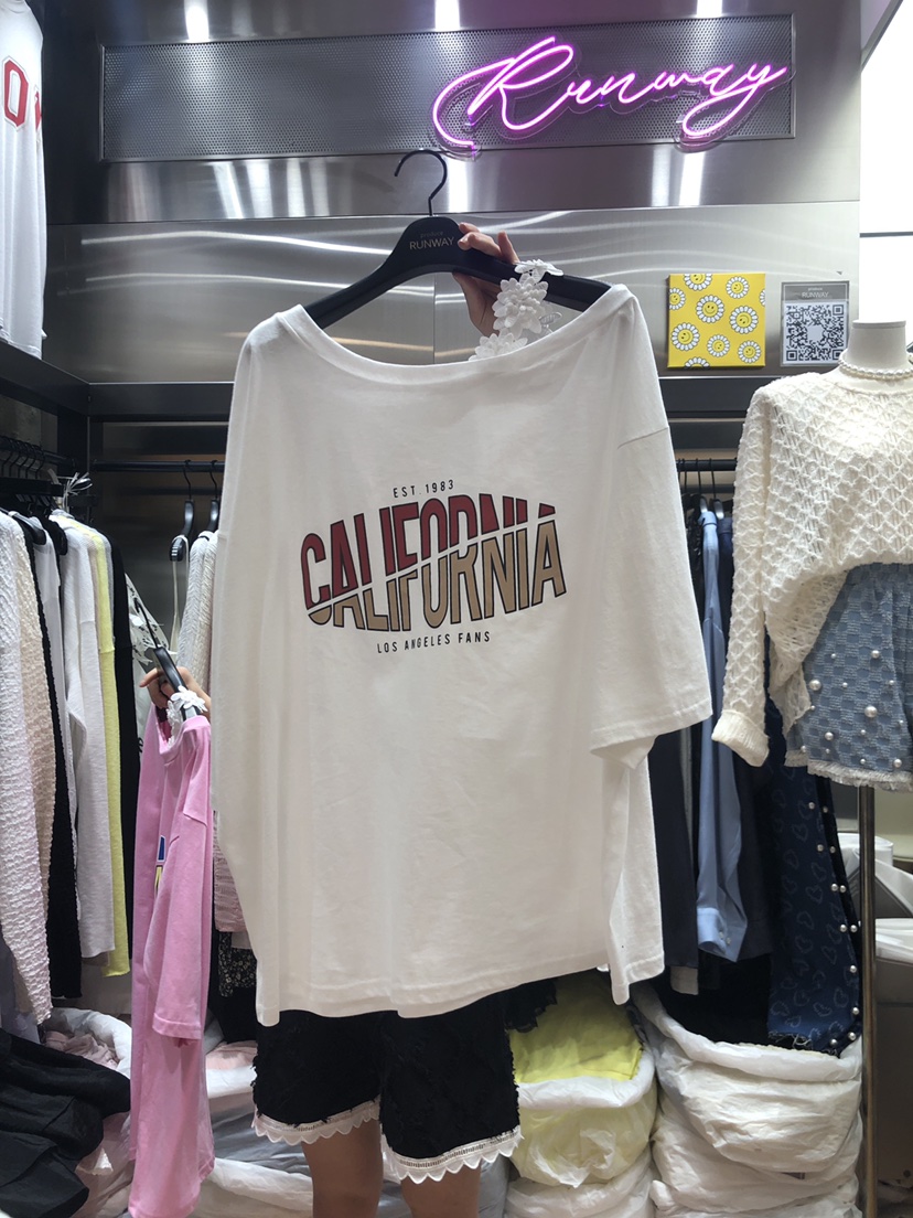 RUNWAY韓國直郵東大門代購女裝新品時尚推薦職業人氣24春夏T恤RUNWAYT恤