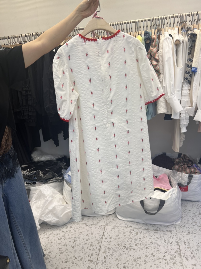 VICTORIA QUEEN韓國直郵東大門實拍女裝新品休閑連衣裙刺繡CAT.S連衣裙