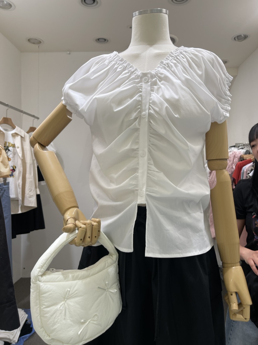 VILLABUTTON韓國直郵女裝新品職業熱賣真品時尚襯衫蕾絲衫褶皺VILLABUTTON襯衫/蕾絲衫