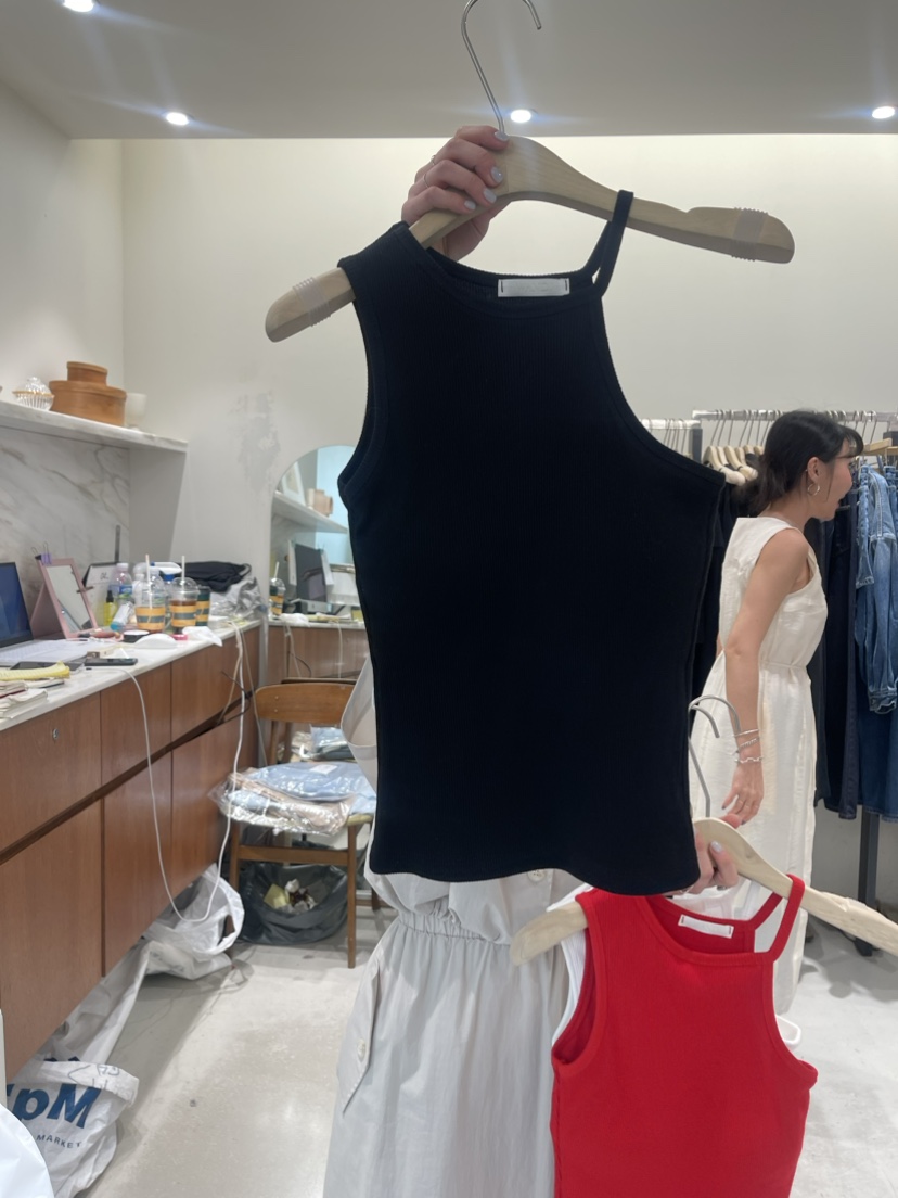 W AND J韓國直郵東大門代購女裝新款24春夏推薦吊帶背心W AND J吊帶/背心圖色2