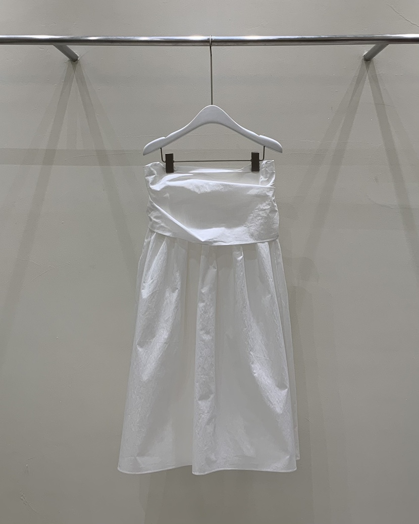 LOVE MOMENT韓國直郵女裝新品推薦熱賣真品時尚24春夏連衣裙LOVE MOMENT連衣裙