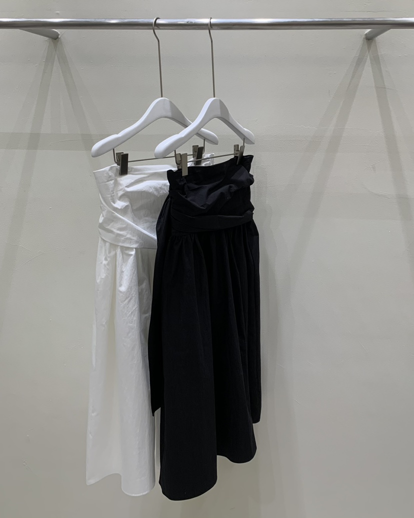 LOVE MOMENT韓國直郵女裝新品推薦熱賣真品時尚24春夏連衣裙LOVE MOMENT連衣裙