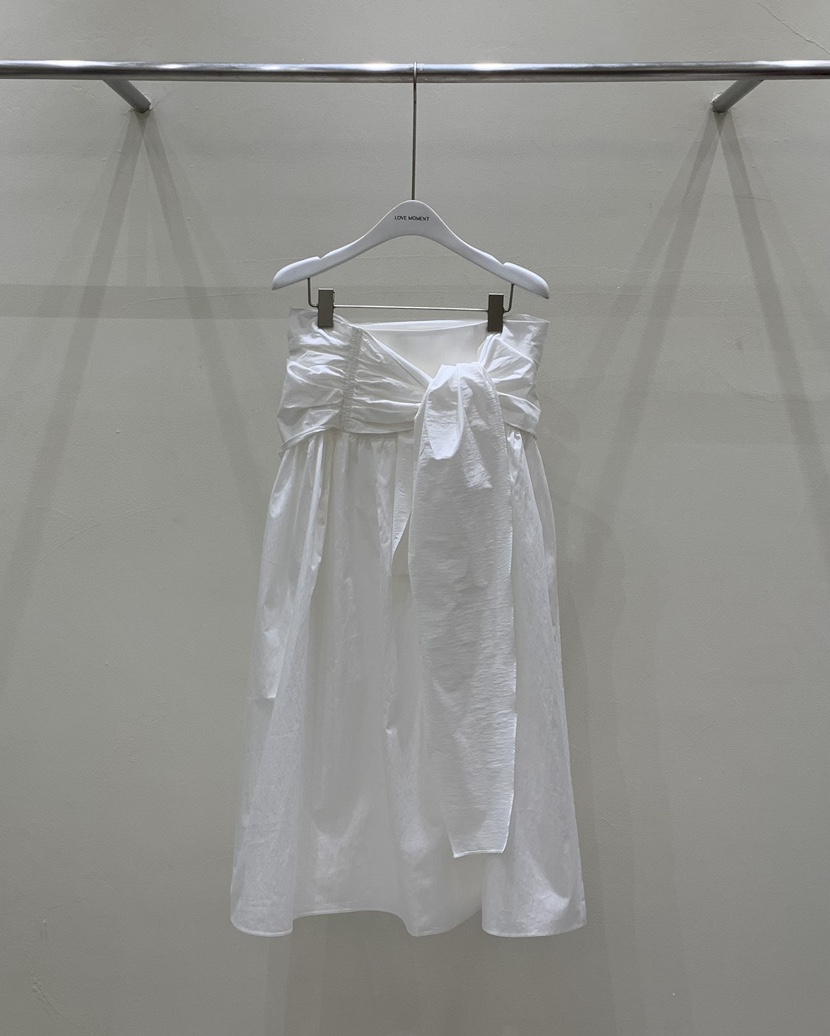 LOVE MOMENT韓國直郵女裝新品推薦熱賣真品時尚24春夏連衣裙LOVE MOMENT連衣裙