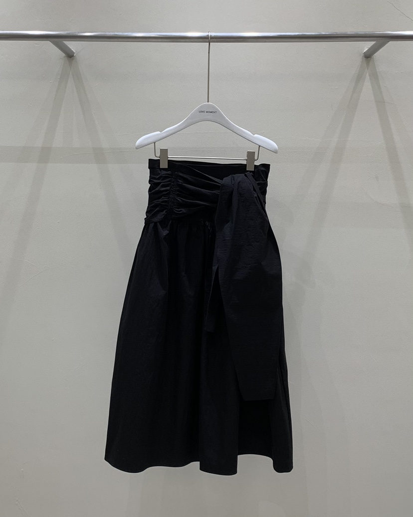 LOVE MOMENT韓國直郵女裝新品推薦熱賣真品時尚24春夏連衣裙LOVE MOMENT連衣裙圖色2