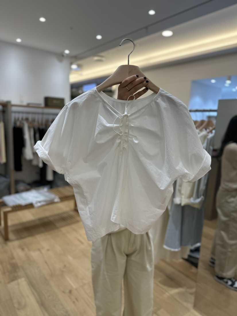 BELIEVE MOMENT韓國直郵東大門代購女裝新品真品襯衫蕾絲衫RENDER襯衫/蕾絲衫