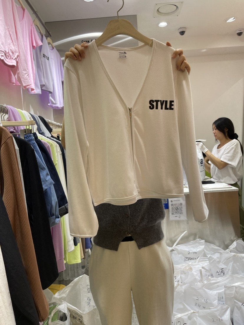 COKE CAKE韓國直郵東大門實拍女裝新款24春夏長袖T恤開襟衫CHAE長袖T恤圖色6