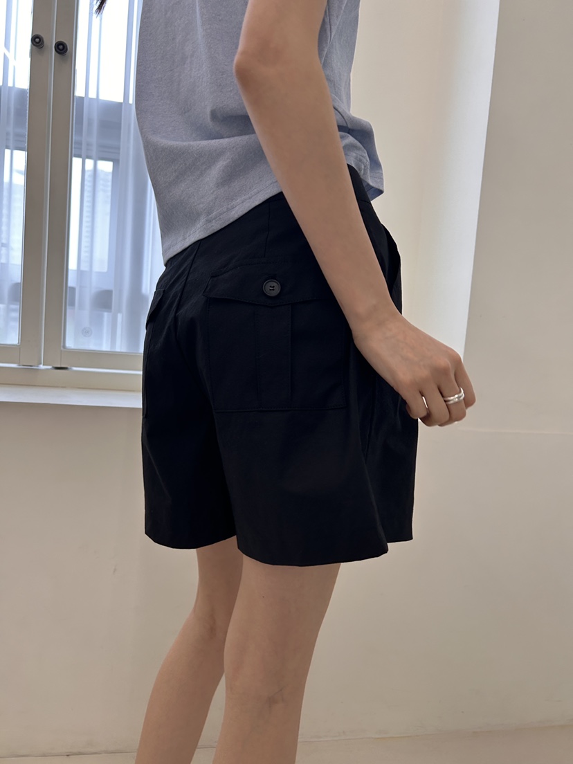 ME MO韓國直郵東大門實拍女裝新品推薦24春夏職業熱賣短褲ME MO短褲