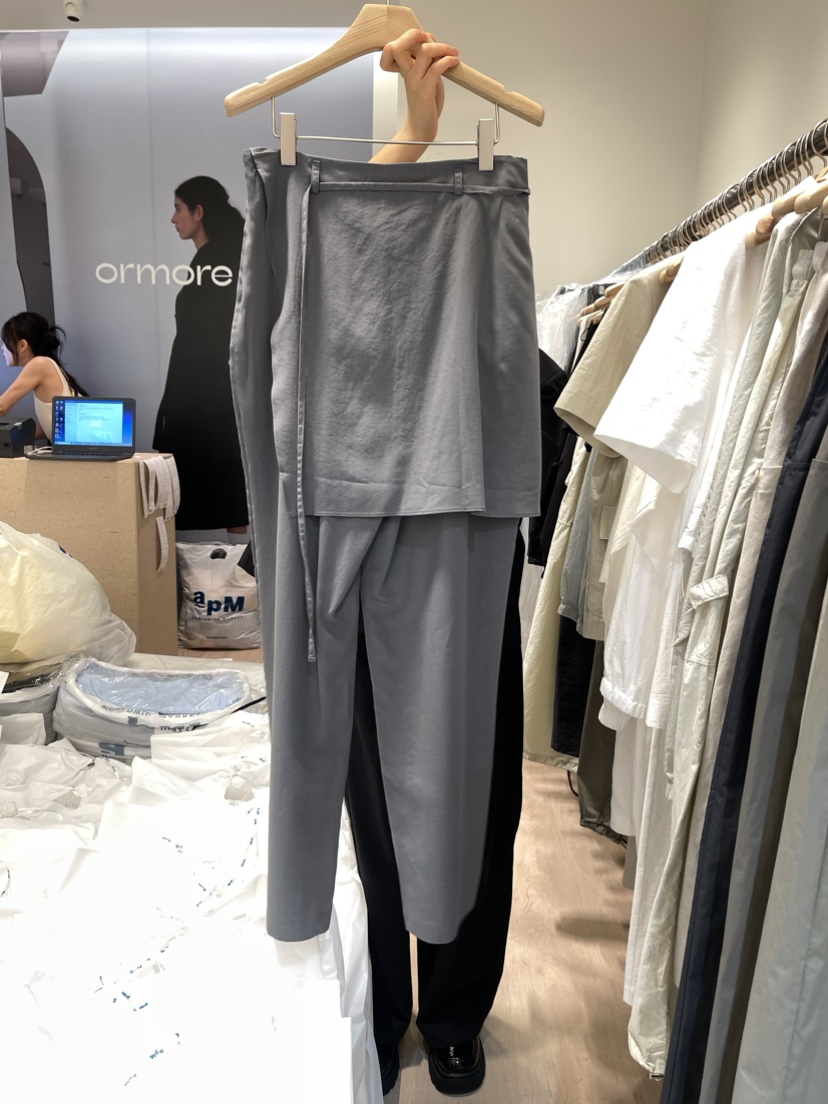 ormore韓國直郵東大門實拍女裝新品時尚休閑推薦職業熱賣裙褲ORMORE裙褲