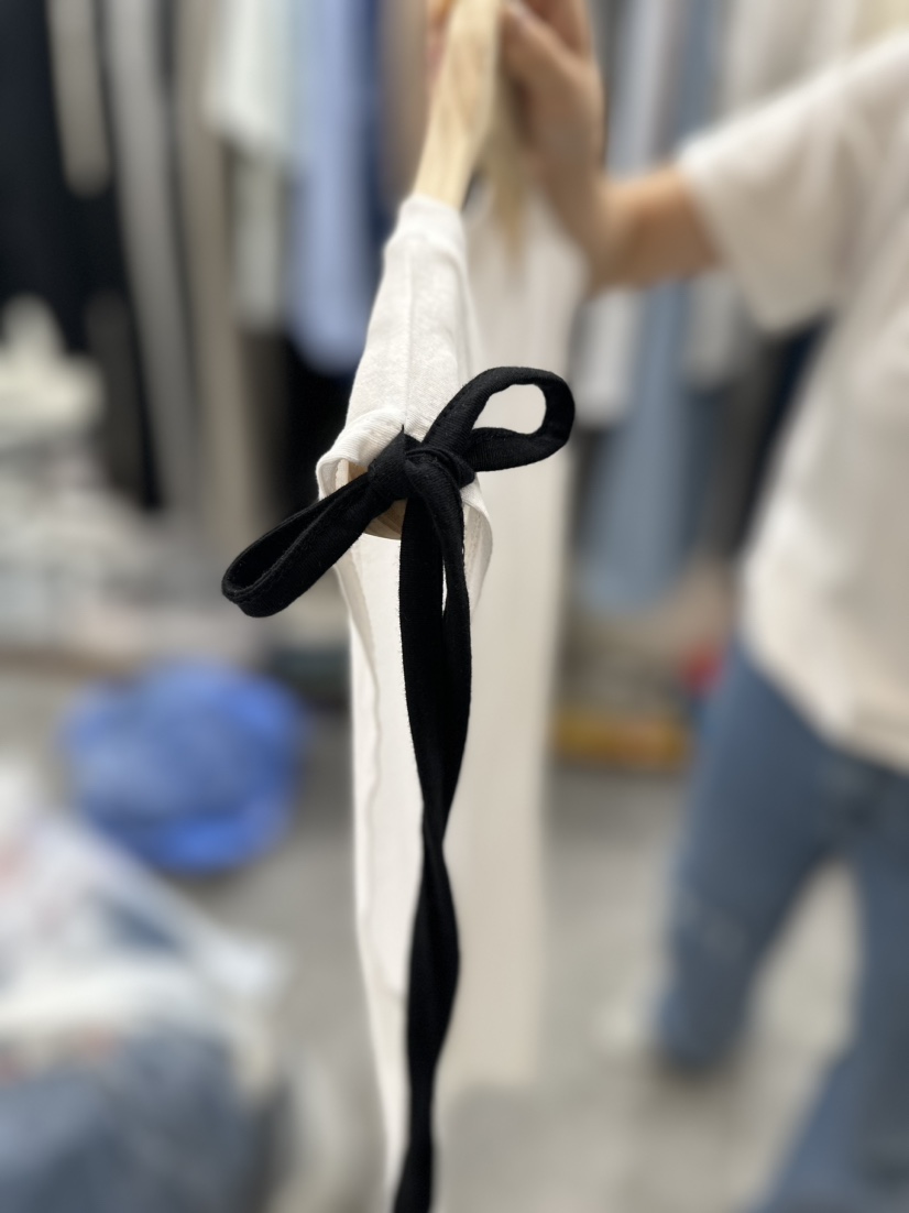 Delight直郵韓國代購女裝新品推薦熱賣時尚休閑吊帶背心刺繡DELIGHT吊帶/背心