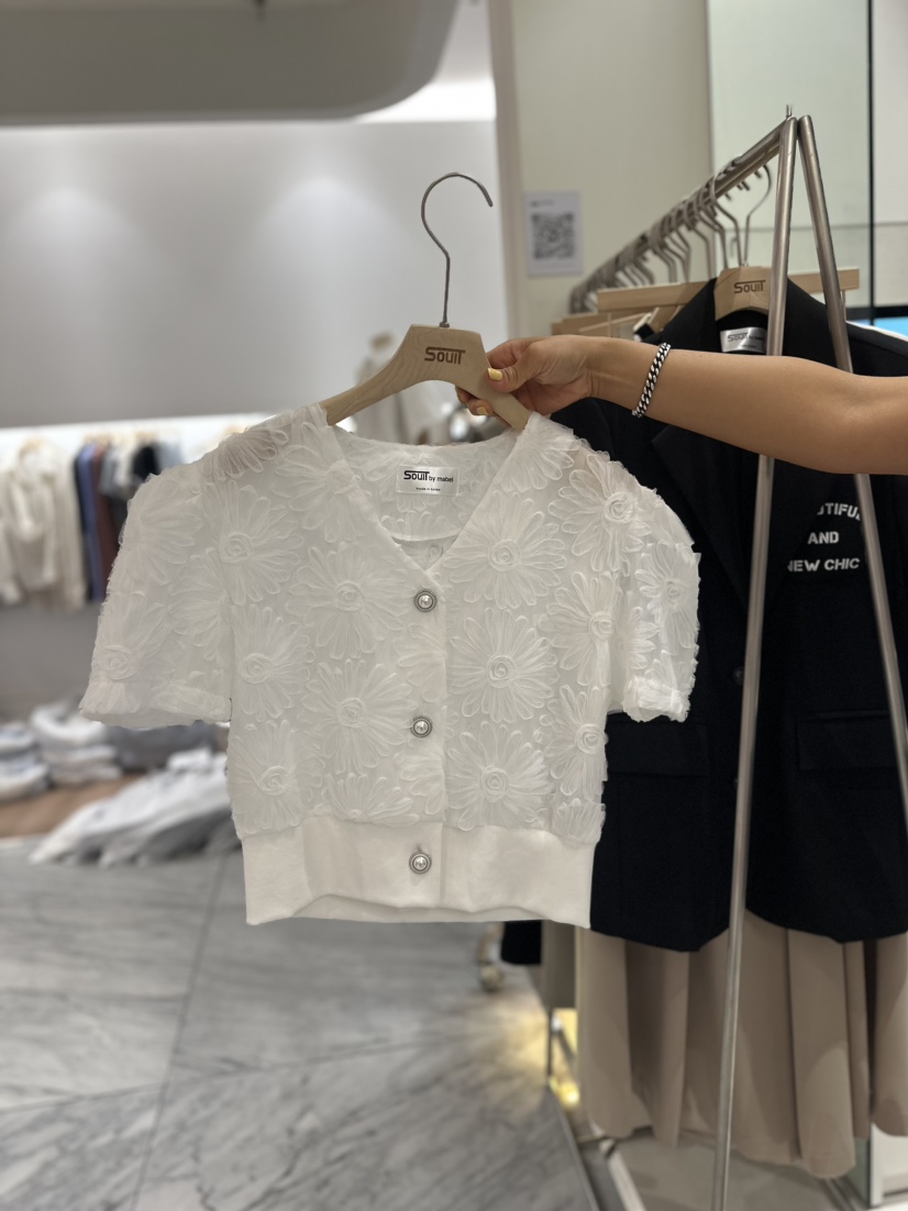 SOUIT韓國直郵東大門代購女裝新款24春夏熱賣時尚襯衫蕾絲衫SOUIT by mabel-L襯衫/蕾絲衫