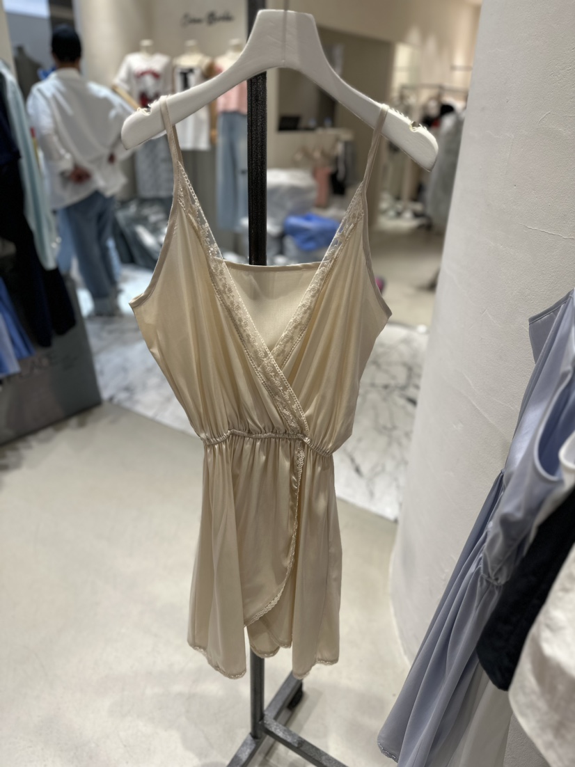 ELFIN直郵韓國代購女裝新品推薦人氣真品職業休閑連衣裙蕾絲TOPDRESSING連衣裙圖色2