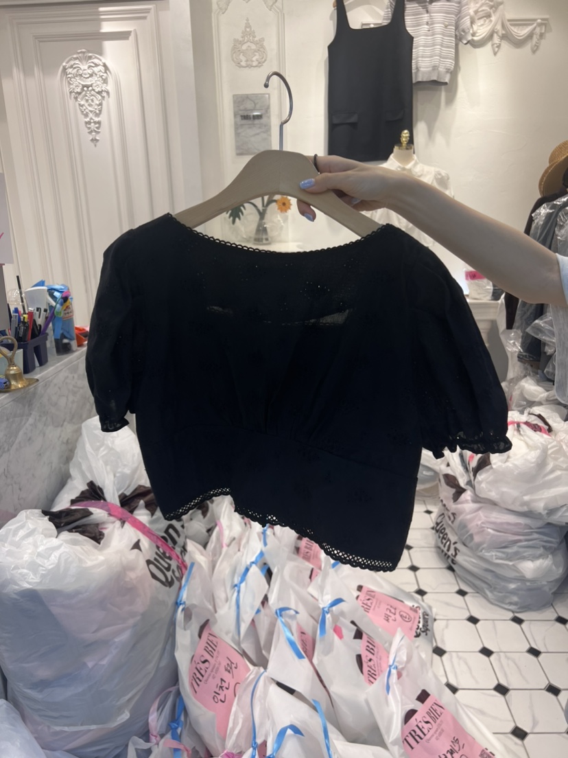 TRES BIEN韓國直郵東大門代購女裝新款24春夏襯衫蕾絲衫刺繡TRES BIEN襯衫/蕾絲衫