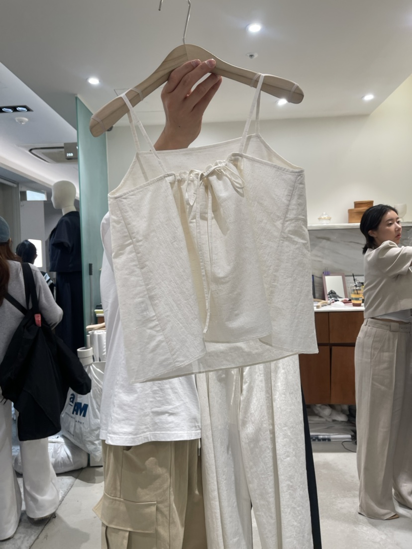 W AND J直郵韓國代購女裝新品推薦熱賣時尚職業真品吊帶背心W AND J吊帶/背心