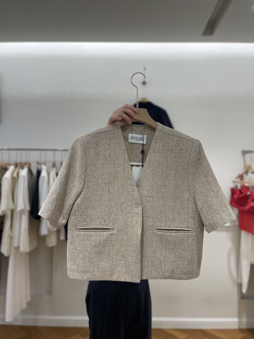OVERTAKE韓國直郵東大門實拍女裝新品推薦熱賣職業時尚夾克OVERTAKE夾克