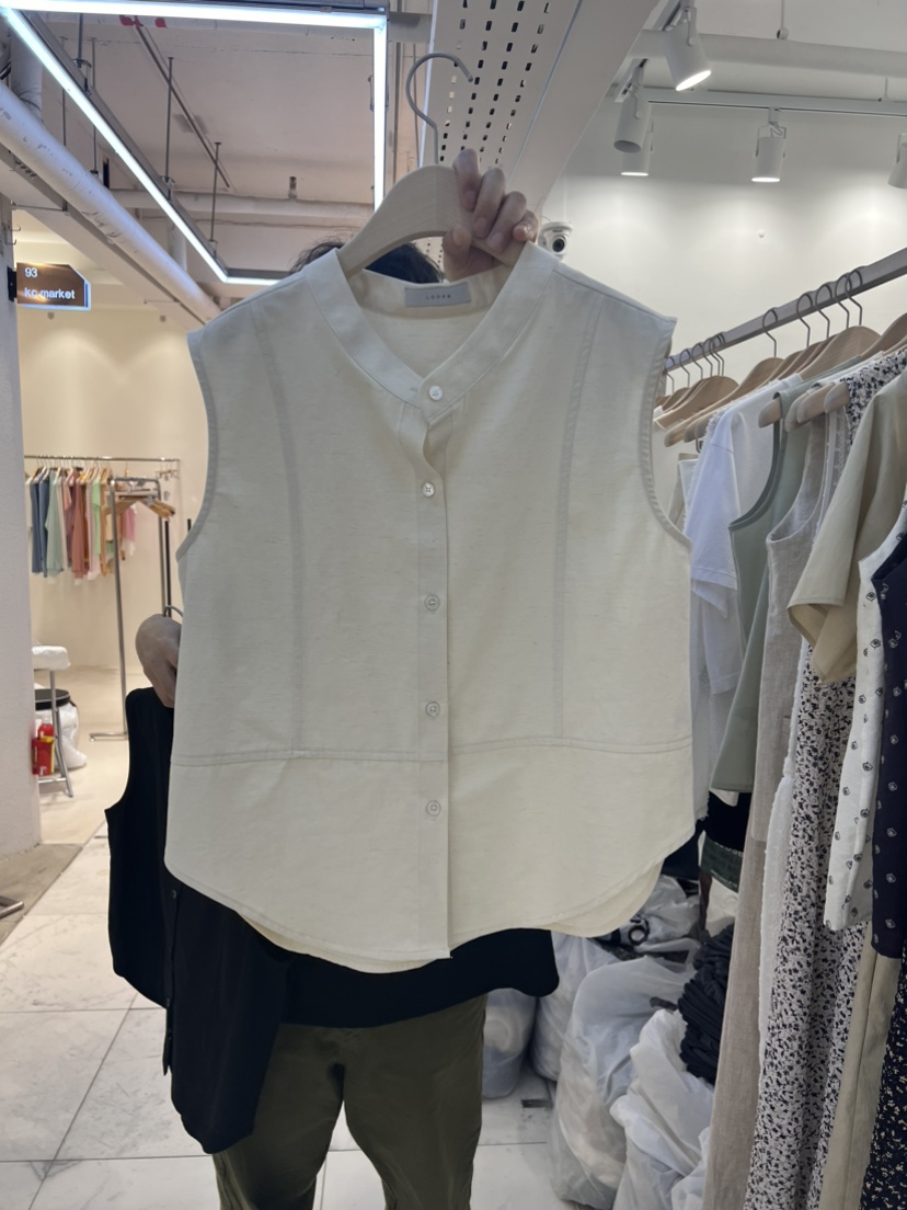 LOOSB韓國直郵東大門實拍女裝新品推薦休閑24春夏熱賣馬甲LOOSB馬甲圖色2