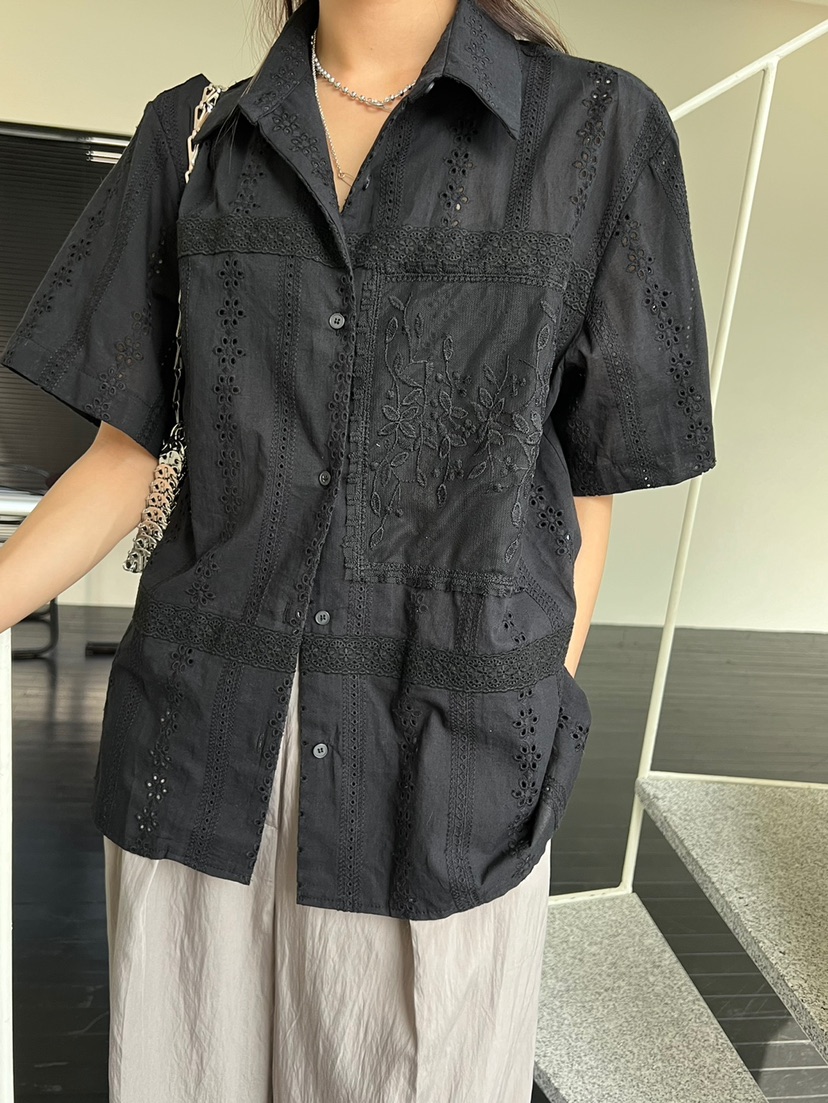 Special韓國直郵東大門代購女裝新款24春夏襯衫蕾絲衫口袋刺繡SPECIAL襯衫/蕾絲衫