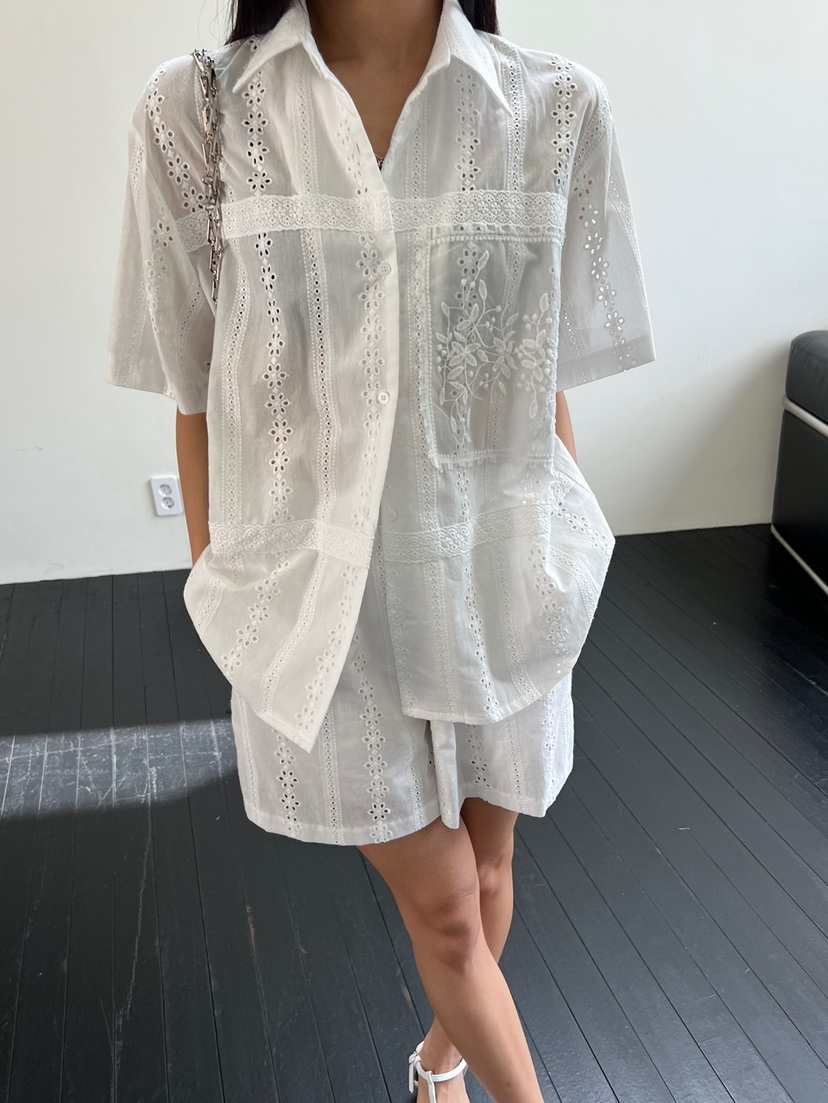 Special韓國直郵東大門代購女裝新款24春夏襯衫蕾絲衫口袋刺繡SPECIAL襯衫/蕾絲衫