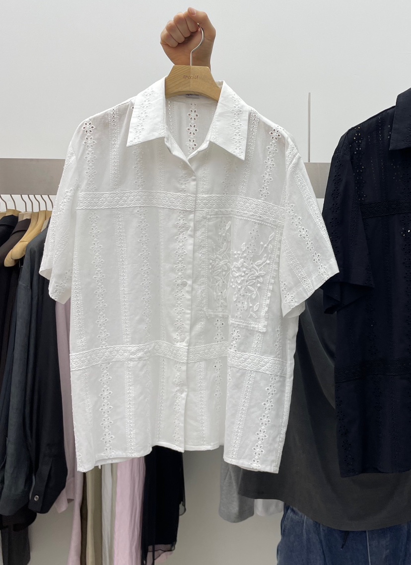 Special韓國直郵東大門代購女裝新款24春夏襯衫蕾絲衫口袋刺繡SPECIAL襯衫/蕾絲衫