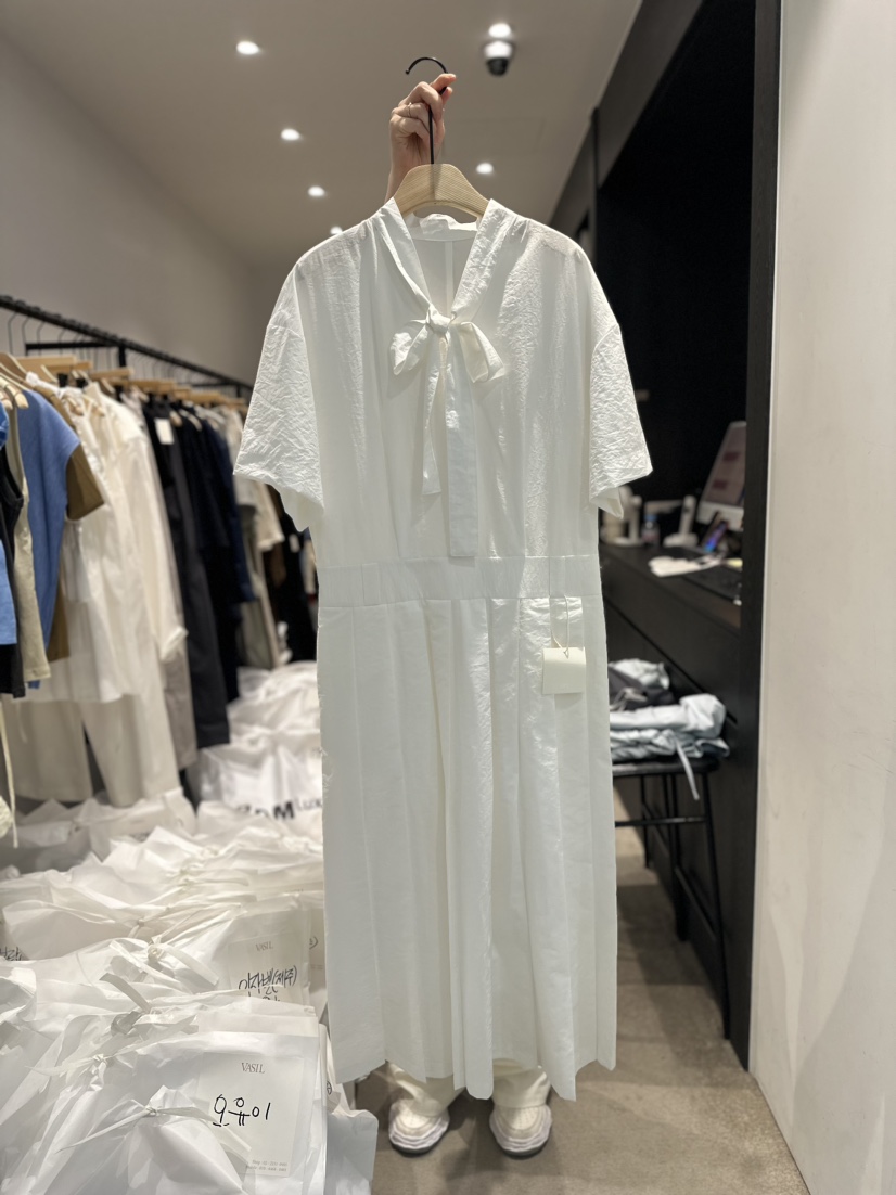 VASIL韓國直郵東大門實拍女裝新品推薦時尚職業熱賣人氣連衣裙VASIL連衣裙圖色1