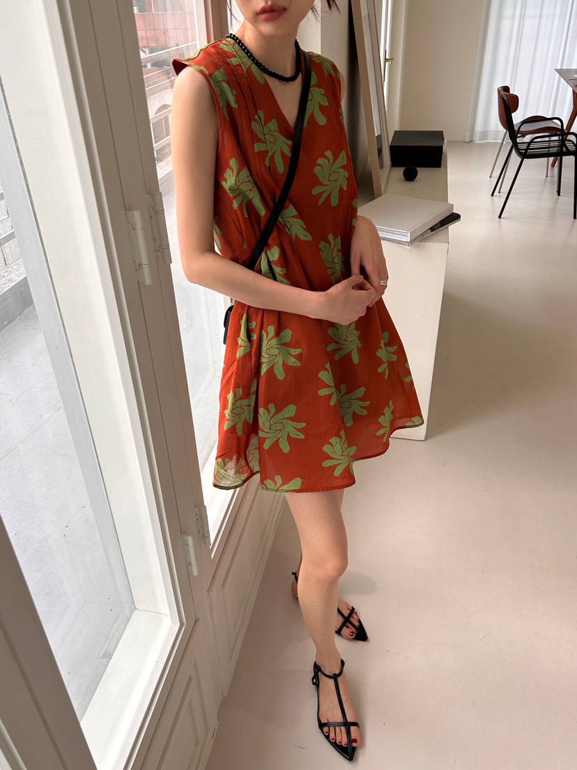 ME MO韓國直郵女裝新款熱賣推薦休閑職業真品人氣時尚連衣裙ME MO連衣裙