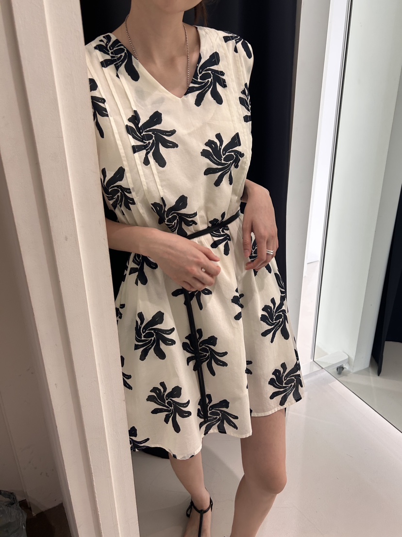 ME MO韓國直郵女裝新款熱賣推薦休閑職業真品人氣時尚連衣裙ME MO連衣裙