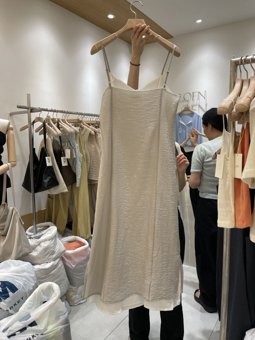 LOFN韓國直郵東大門實拍女裝新品職業休閑人氣24春夏連衣裙CURVY連衣裙