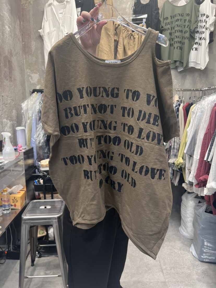 YEON-男女裝韓國直郵東大門實拍女裝新款真品人氣推薦24春夏T恤YEONT恤圖色4