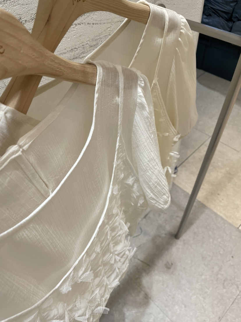 Magie韓國直郵女裝新品真品休閑人氣時尚24春夏襯衫蕾絲衫VI A襯衫/蕾絲衫
