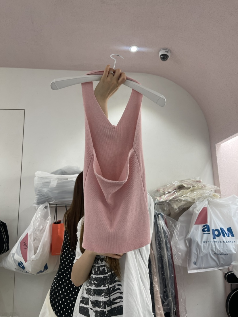 SHOP POSTER韓國直郵女裝新款時尚真品推薦職業熱賣吊帶背心SHOP_POSTER吊帶/背心