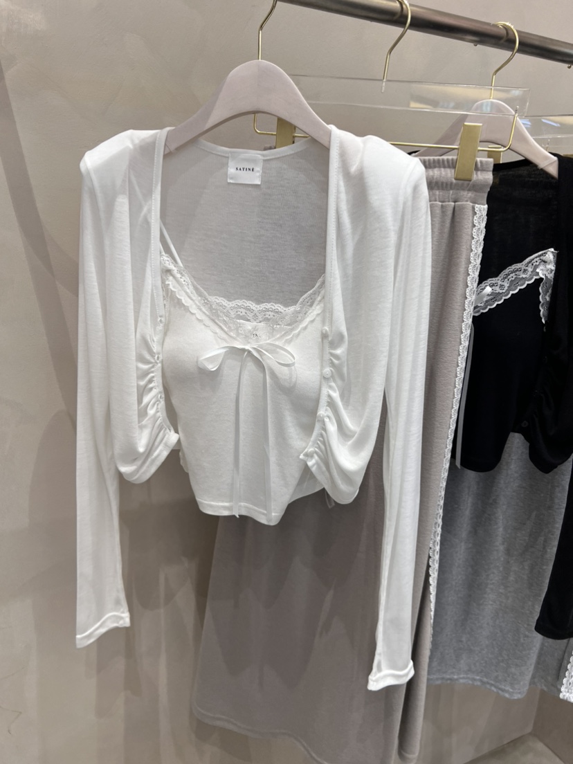 Satine/REWOO韓國直郵東大門實拍女裝新品推薦時尚人氣套裝Satine/REWOO套裝
