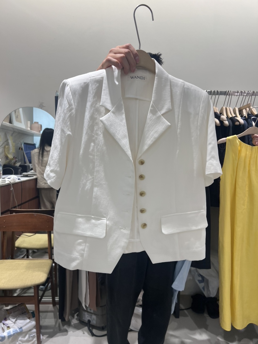 W AND J韓國直郵東大門實拍女裝新品人氣推薦休閑時尚夾克W AND J夾克