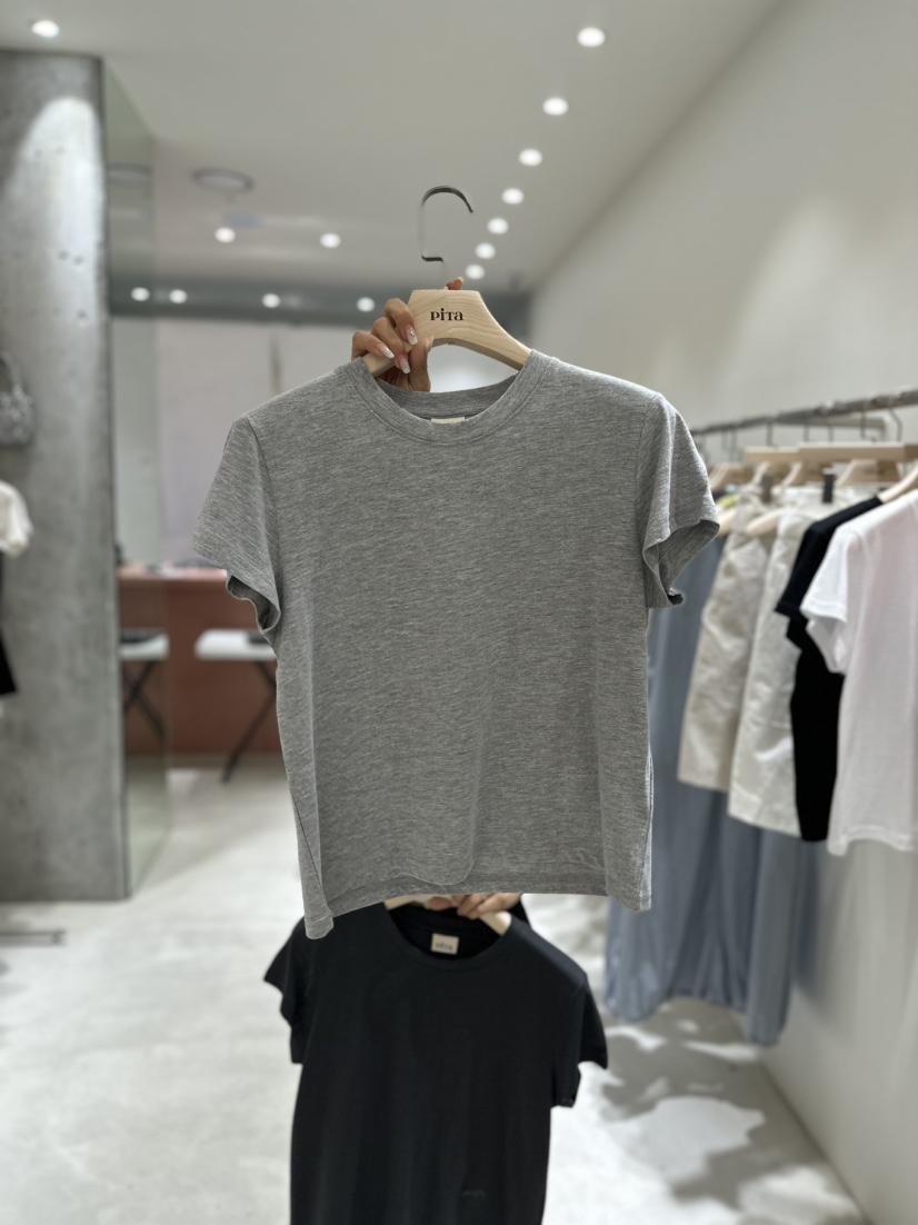 piTa韓國直郵東大門實拍女裝新品休閑推薦真品24春夏T恤刺繡THE VERLIN/piTaT恤圖色3
