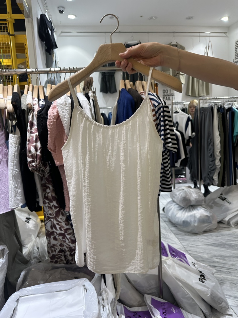 YIKHO STYLE直郵韓國代購女裝新品推薦人氣熱賣職業吊帶背心YIKHO STYLE吊帶/背心