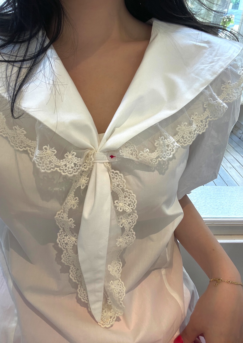 FLATTERING DRESS韓國直郵東大門實拍女裝新款真品襯衫蕾絲衫FLATTERING DRESS襯衫/蕾絲衫