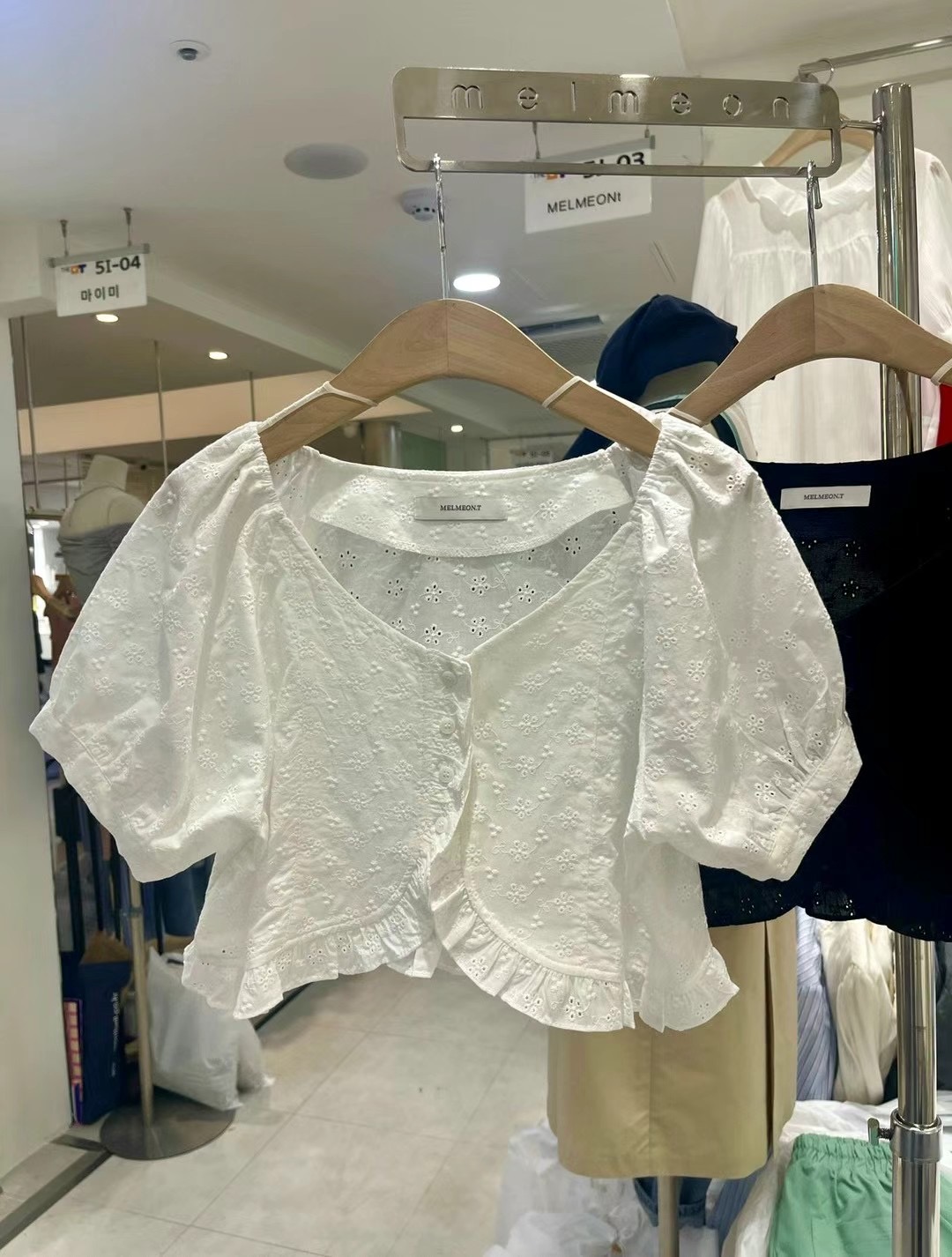 MELMEONT韓國直郵東大門代購女裝新品人氣推薦休閑襯衫蕾絲衫MELMEONT襯衫/蕾絲衫圖色1