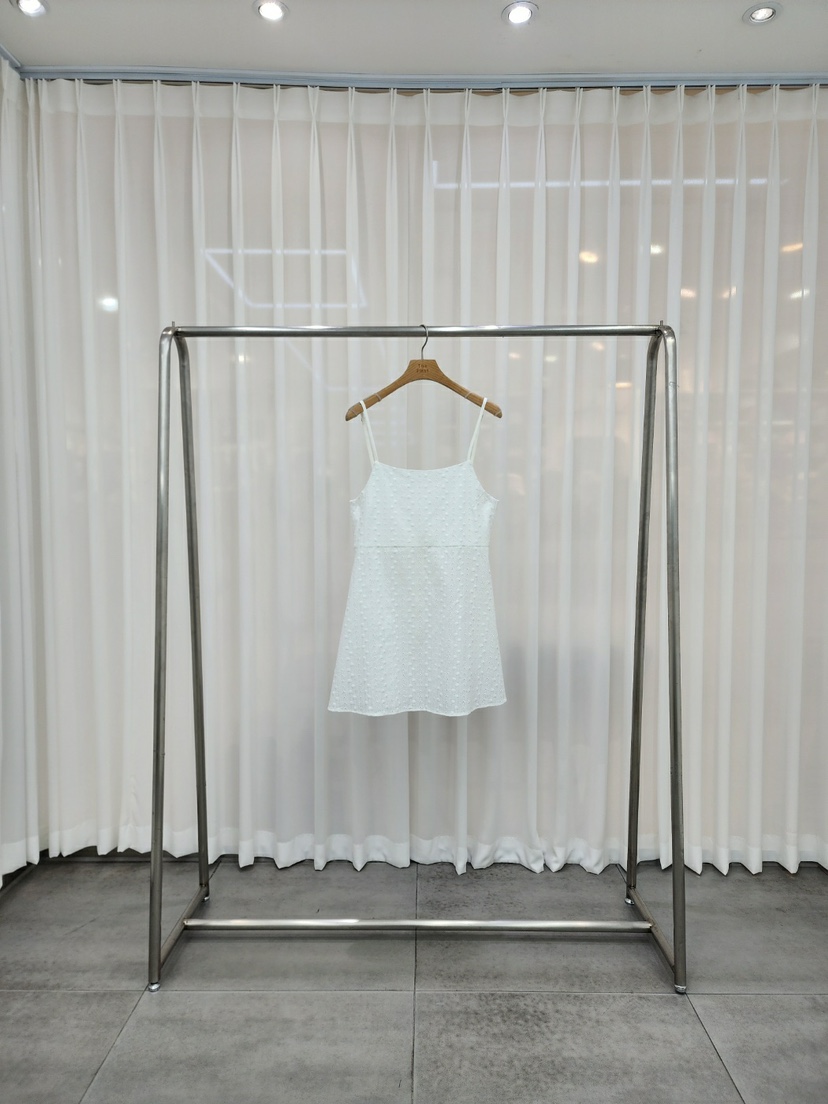 THE FIRST-Q直郵韓國代購女裝新款推薦真品熱賣吊帶背心刺繡THE FIRST-Q吊帶/背心圖色1