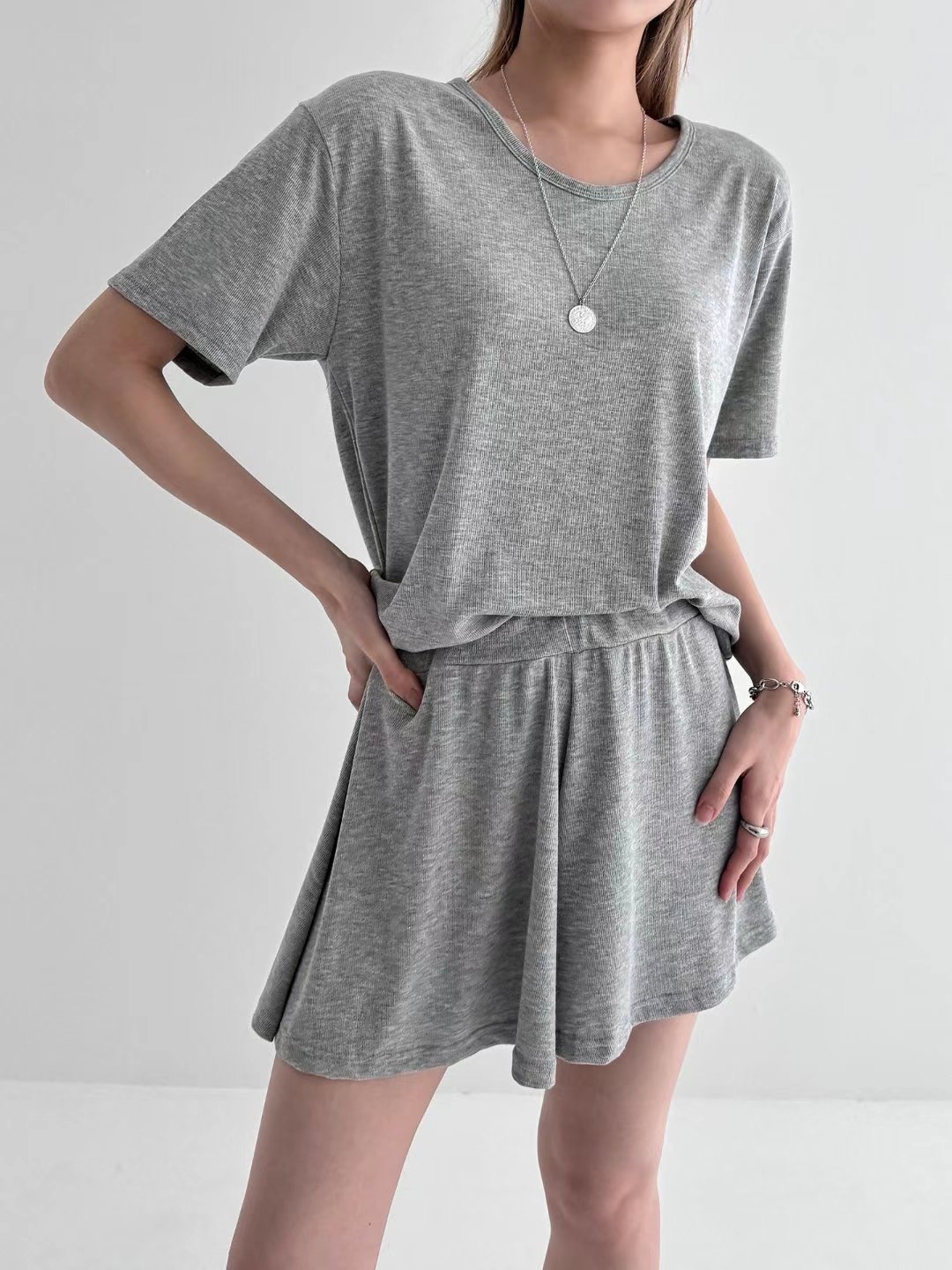 QUEENS MADE韓國直郵女裝新品人氣真品24春夏時尚休閑套裝QUEENS MADE套裝圖色3