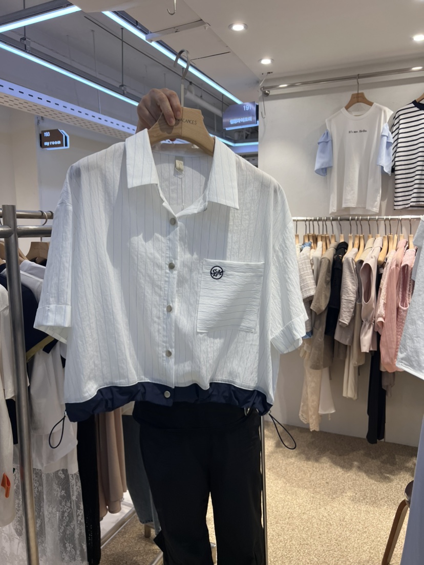 something like me直郵韓國代購女裝新品人氣真品襯衫蕾絲衫BELITA襯衫/蕾絲衫圖色2